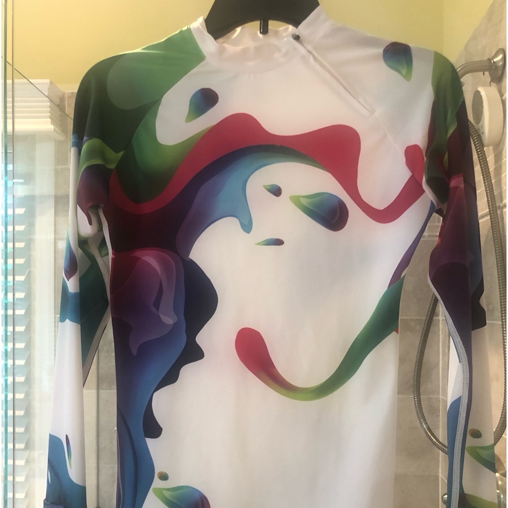 Rash guard Womens. Platinum Sun. Fits like XS